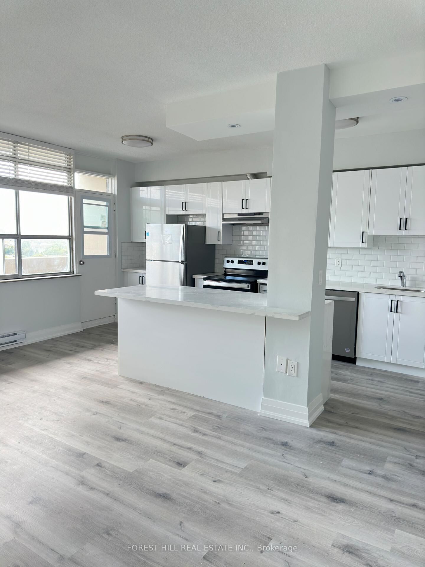 Property Photo:  34 Walmer Road 1001  ON M5R 2W6 