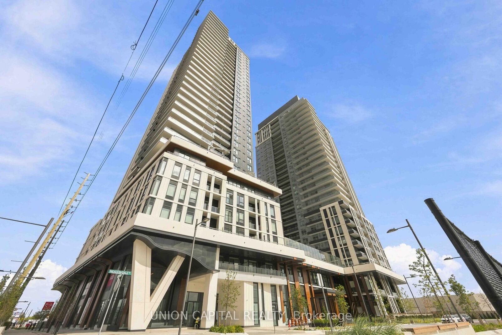 Property Photo:  5 Meadowdale Road 1102  ON L4K 0C7 