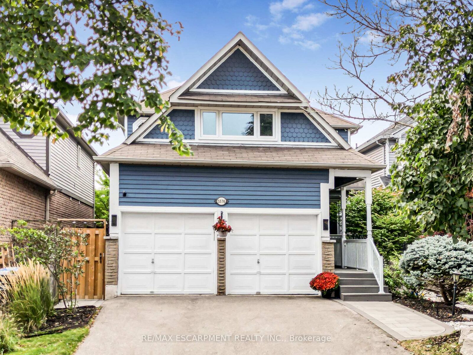 Property Photo:  5576 Middlebury Drive  ON L5M 5G8 