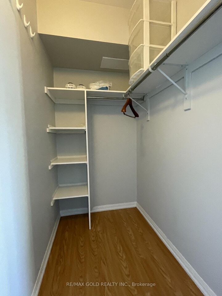 Property Photo:  250 Sunny Meadow Boulevard 215  ON L6R 3Y6 