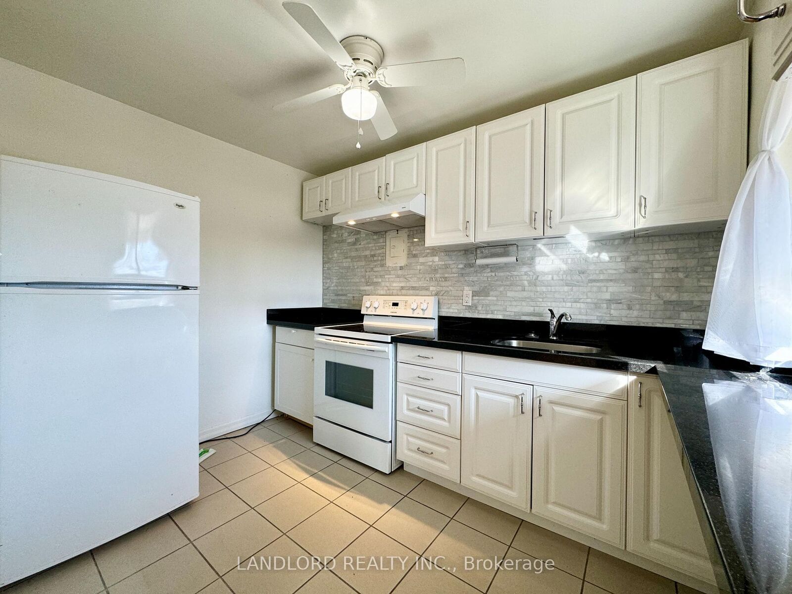Property Photo:  2696 Lake Shore Boulevard W 5  ON M8V 1G8 