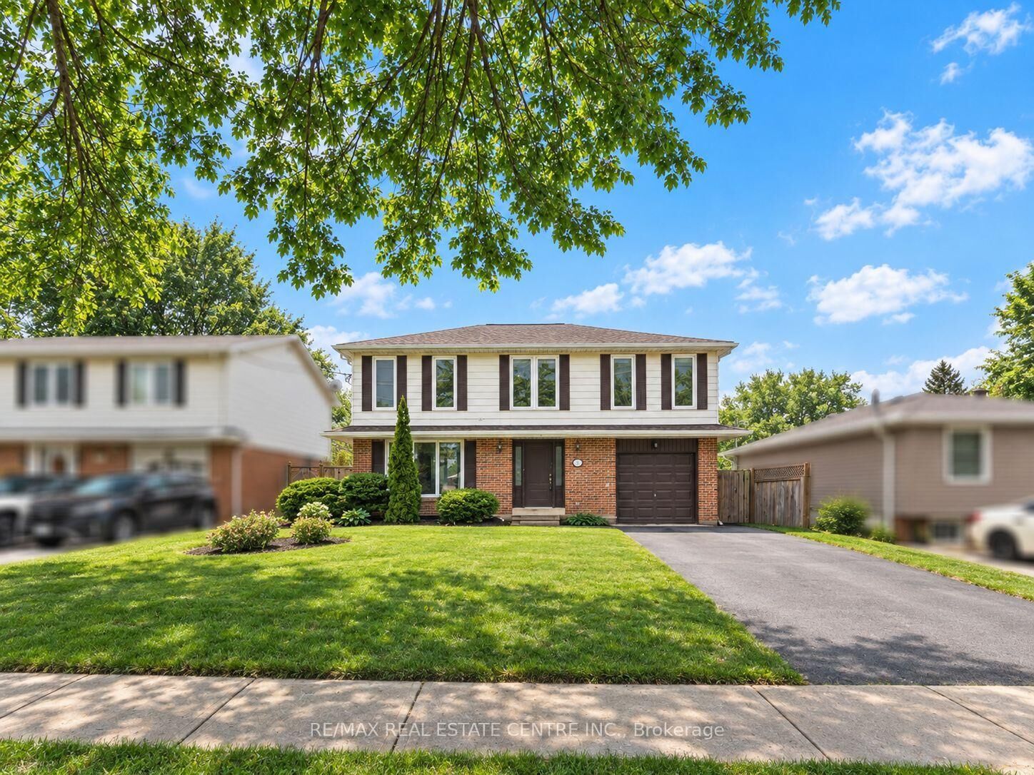 Property Photo:  112 Mountainview Road S Upper Level  ON L7G 4K6 