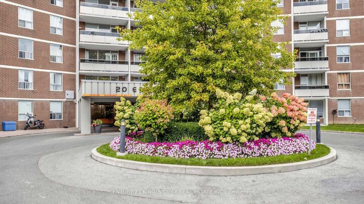 Property Photo:  20 Edgecliff Golfway 1116  ON M3C 3A4 