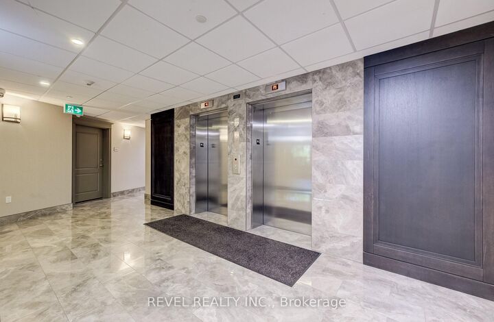 Property Photo:  125 Shoreview Place 235  ON L8E 0K3 