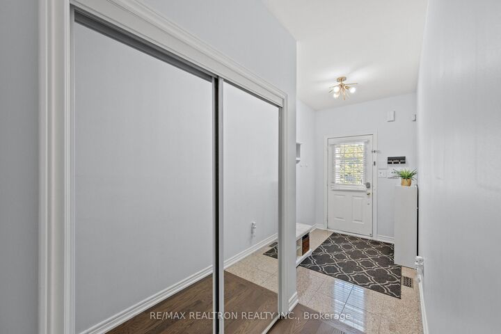 Property Photo:  56 North Lake Road 23  ON L4E 0G5 