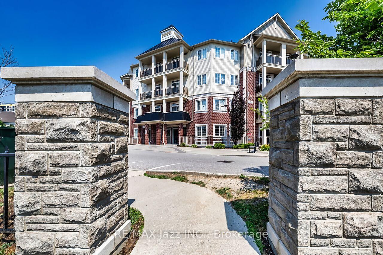 Property Photo:  84 Aspen Springs Drive 116  ON L1C 0V3 
