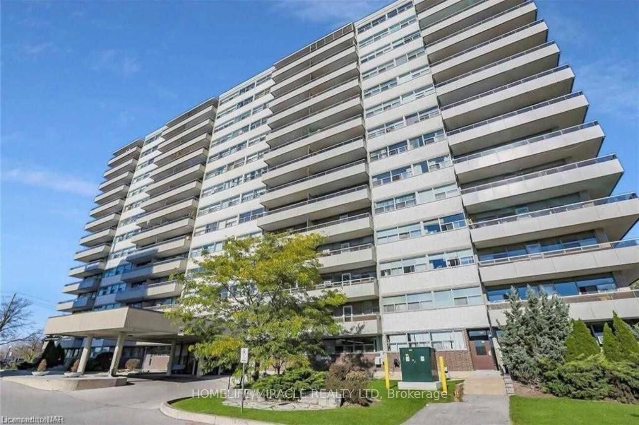 Property Photo: 215 Glenridge Avenue 907 ON L2T 3J7