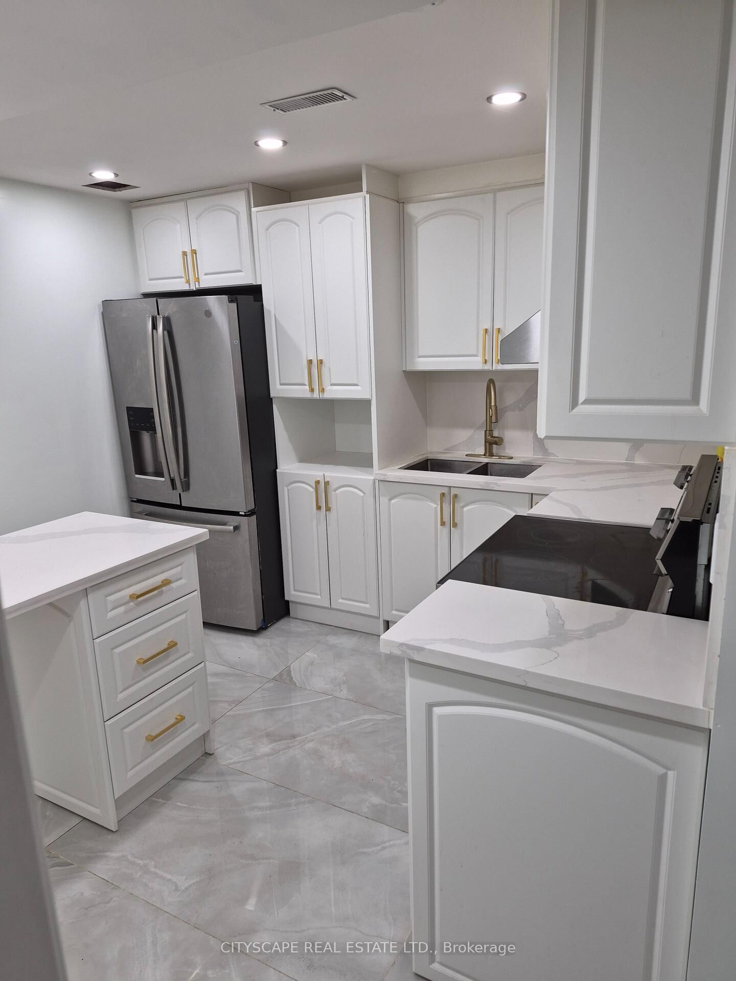 Property Photo:  368 Sardinia Drive Bsmt  ON L5R 3X6 