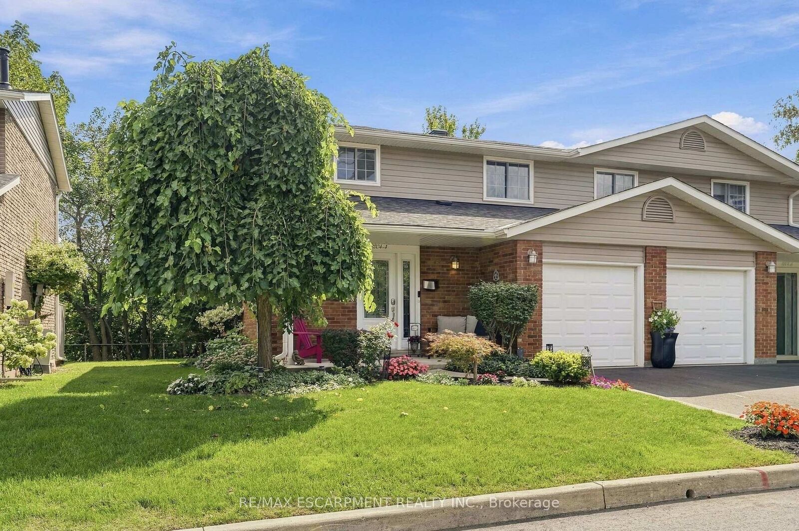 Property Photo:  3204 New Street 4  ON L7N 1M8 
