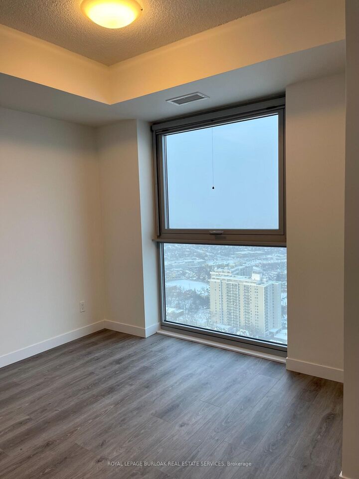Property Photo:  60 Frederick Street 3902  ON N2H 2L7 
