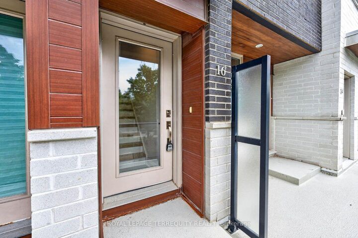 Property Photo: 780 Sheppard Avenue E 16 ON M2K 0E8
