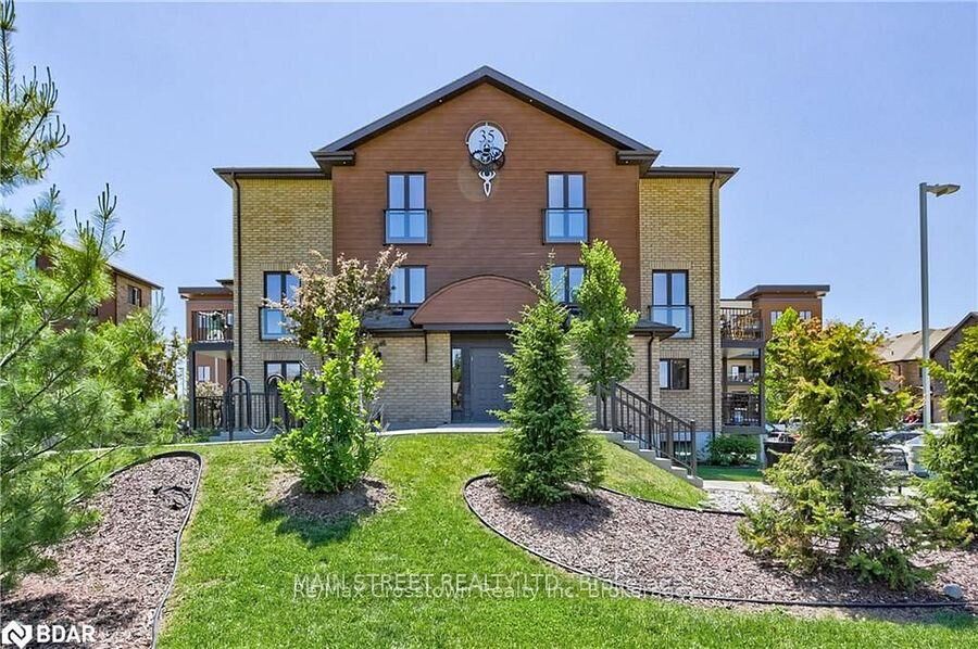 Property Photo:  35 Madelaine Drive 5  ON L4N 9T2 