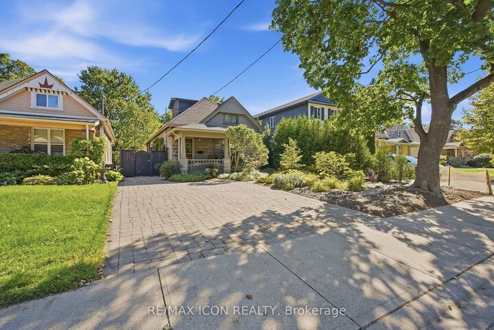 Property Photo:  437 Emery Street E  ON N6C 2E6 