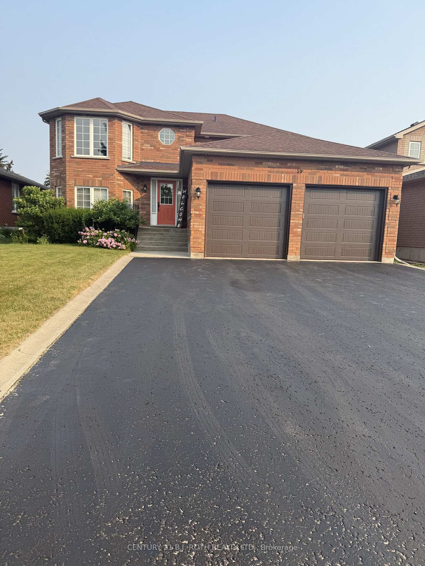 Property Photo:  59 Nicklaus Drive Upper Level  ON L4M 6V7 