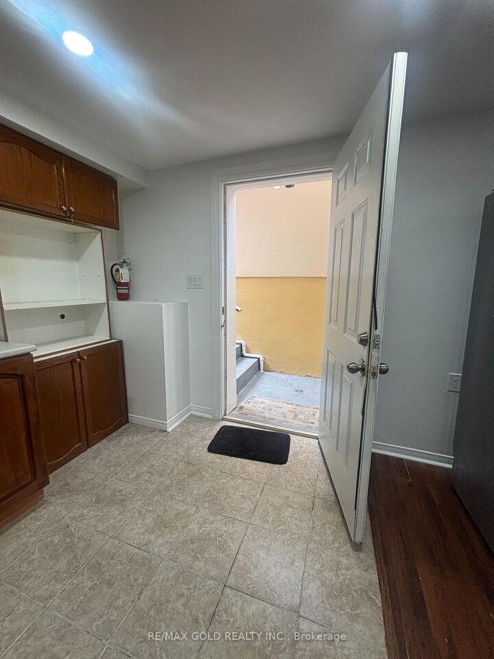 Property Photo:  11 Eagleridge Drive  ON L6R 1G6 