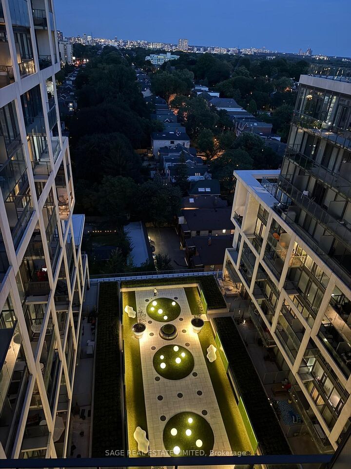 Property Photo:  8 Hillsdale Avenue 1534  ON M4S 0B2 