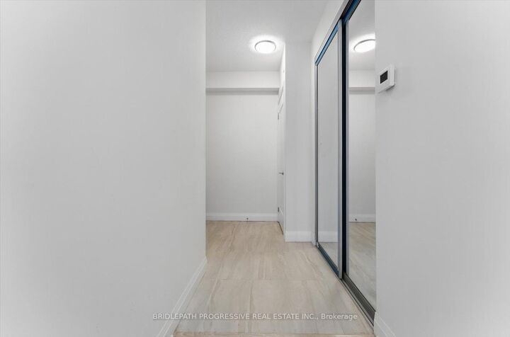 Property Photo:  398 Highway 7 N/A E 1502  ON L4B 0G7 