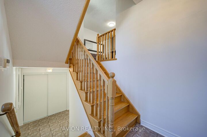Property Photo:  82 Kimono Crescent  ON L4S 2G1 