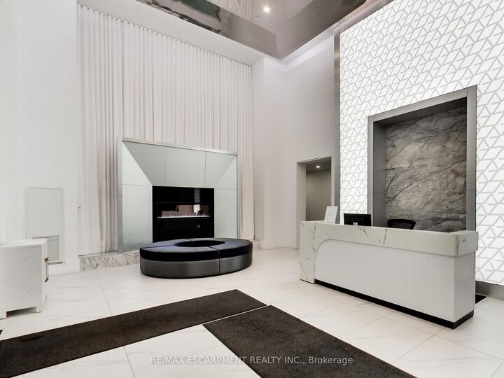 Property Photo:  16 Concord Place 318  ON L3M 0J1 