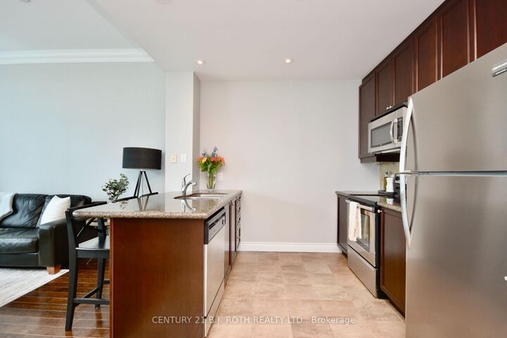 Property Photo: 37 Ellen Street Ph11 ON L4N 6G2