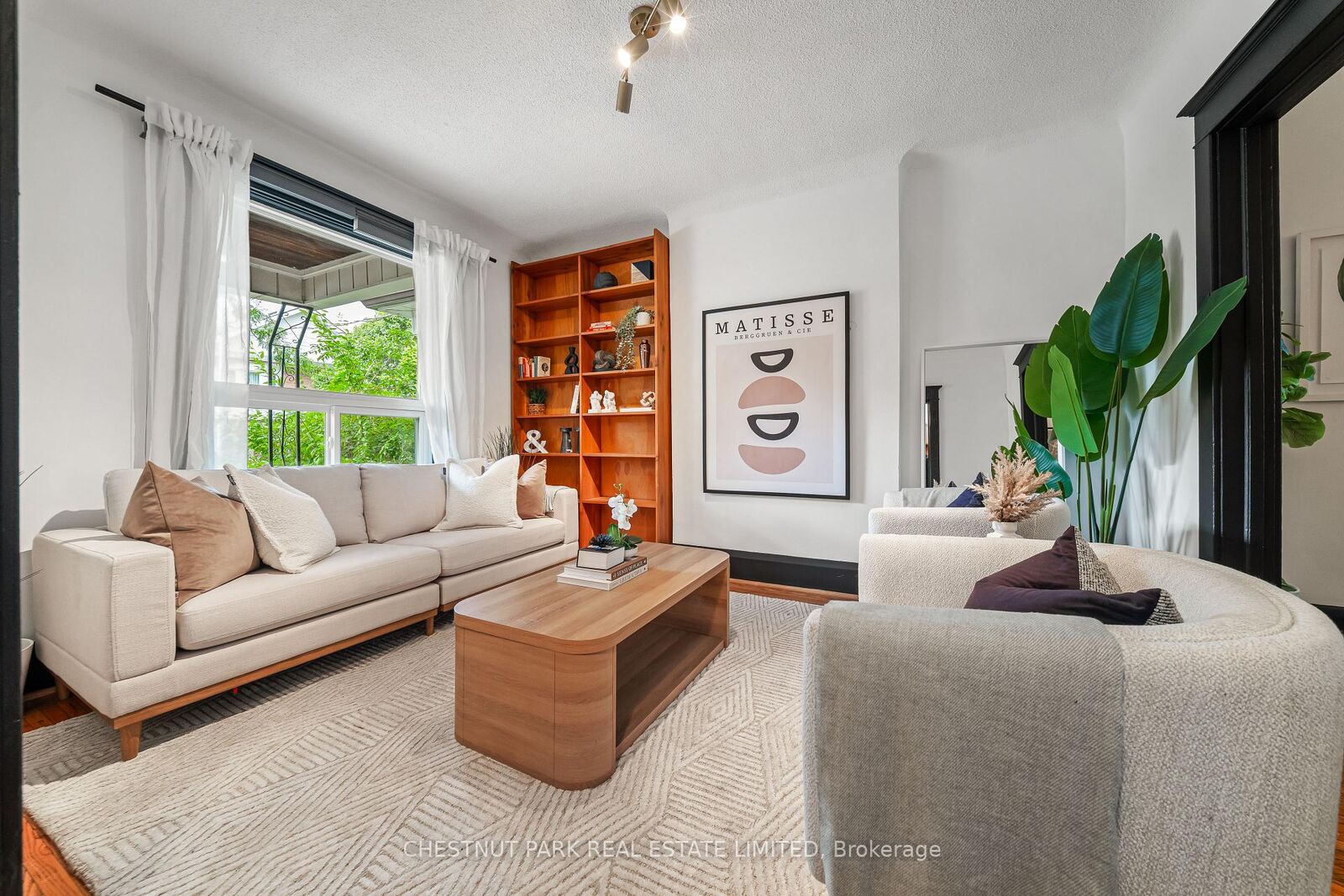 Property Photo:  791 Manning Avenue  ON M6G 2W7 