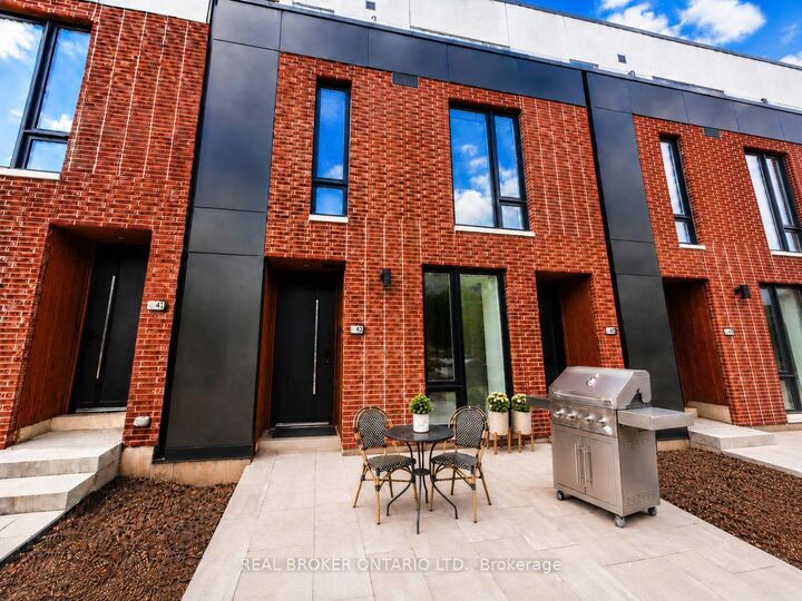 Property Photo:  43 Everett Common  ON L2P 2G3 
