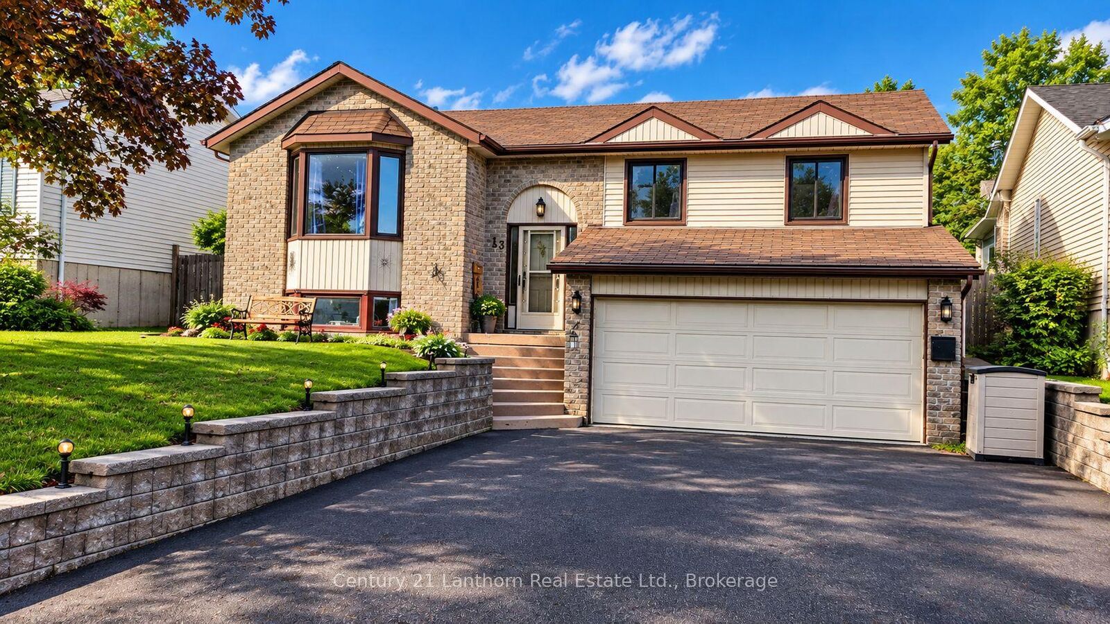 Property Photo:  13 Loraine Avenue  ON K8V 6L9 