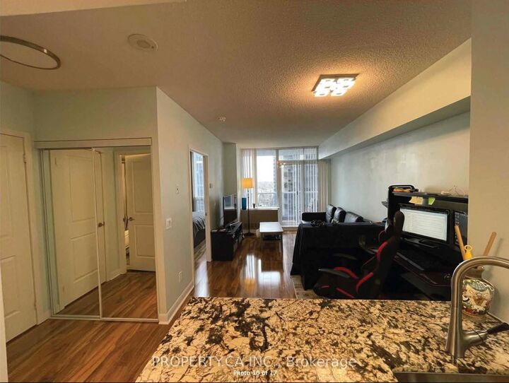 Property Photo:  4978 Yonge Street 1505  ON M2N 7G8 