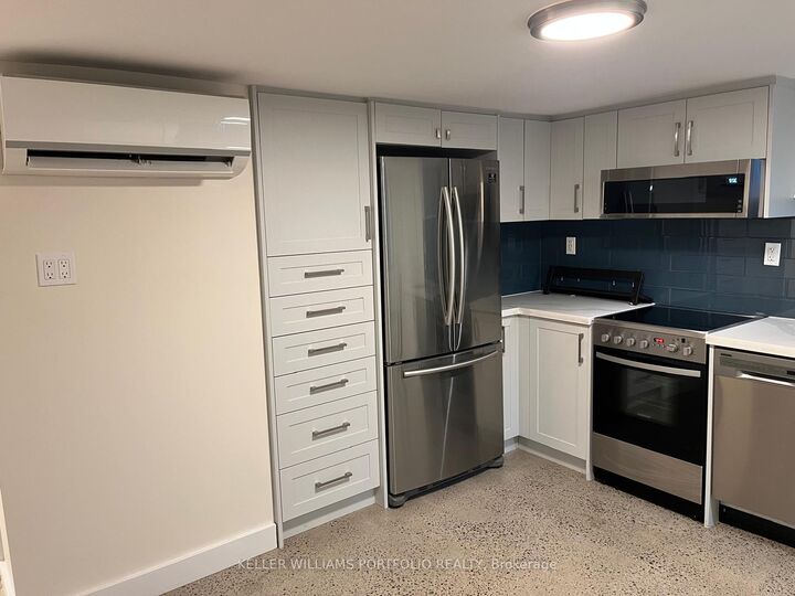 Property Photo:  172 High Park Avenue Bsmt  ON M6P 2S4 