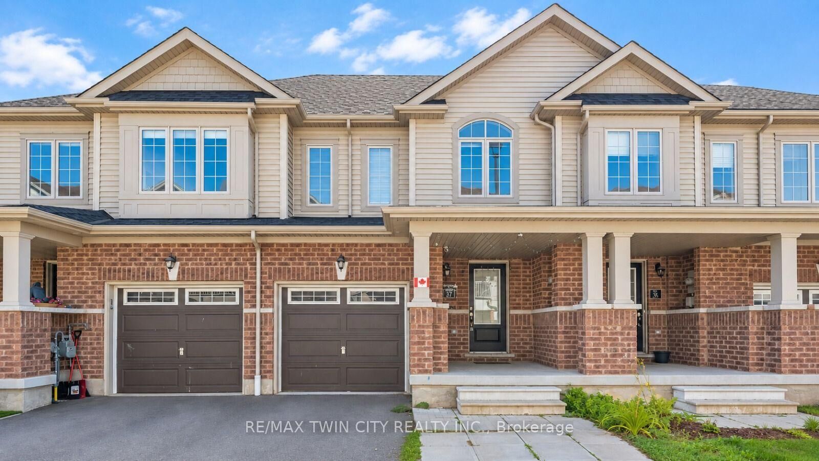 Property Photo:  755 Linden Dr Unit 37 Drive  ON N3H 0E4 