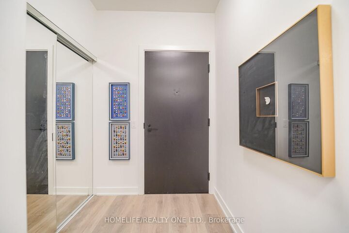 Property Photo:  117 Broadway Avenue 1111  ON M4P 1V3 