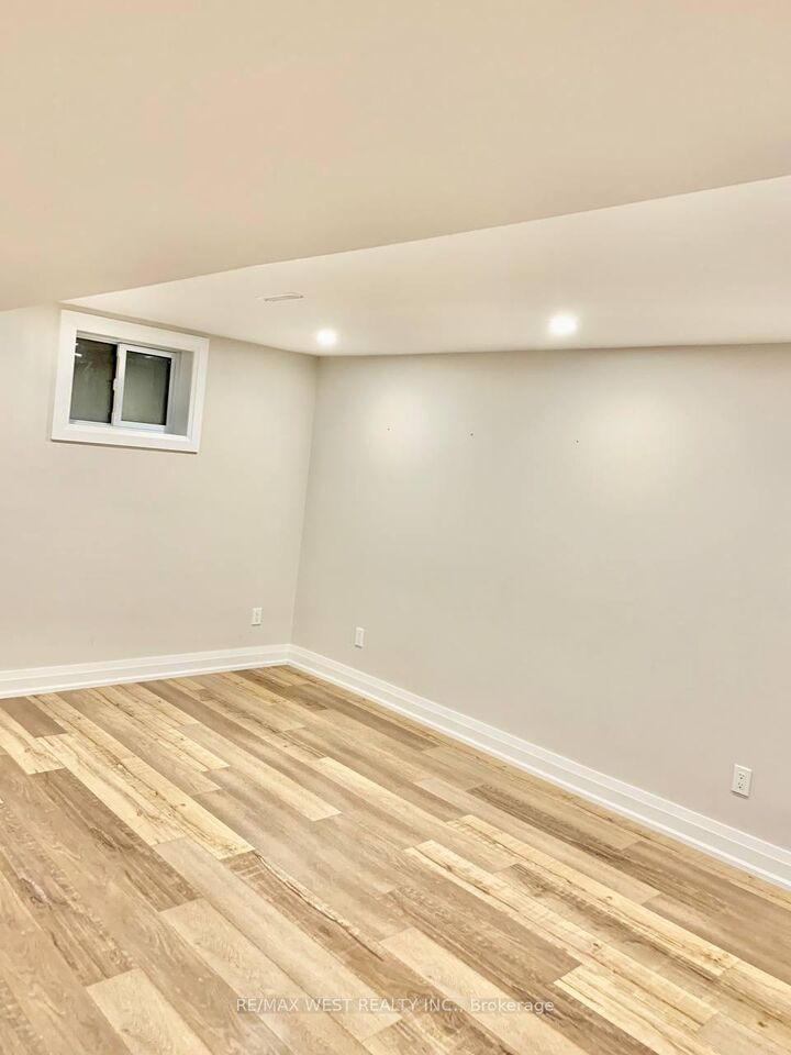 Property Photo:  5 McDonald Drive Basement  ON L4G 2T4 