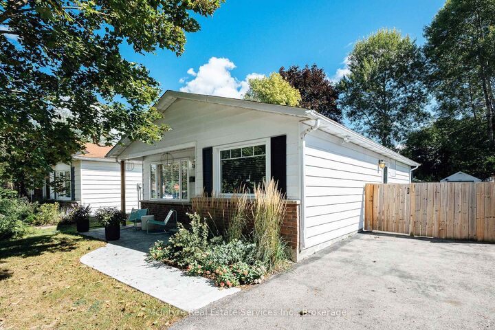 Property Photo:  78 Helene Crescent  ON N2L 5E5 