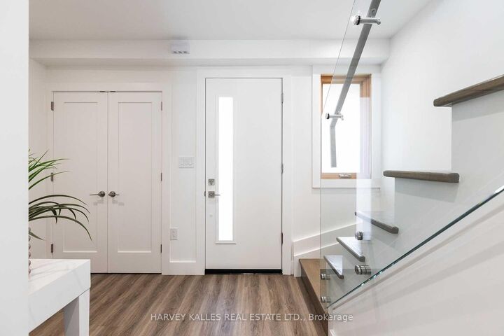 Property Photo:  165R Wychwood Avenue  ON M6C 2T4 
