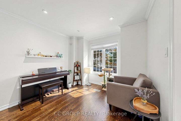 Property Photo:  34 Glendennan Avenue  ON L6B 1C7 