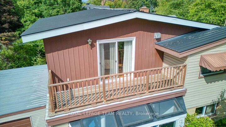 Property Photo: 220 Ancaster Avenue ON K2B 5B3
