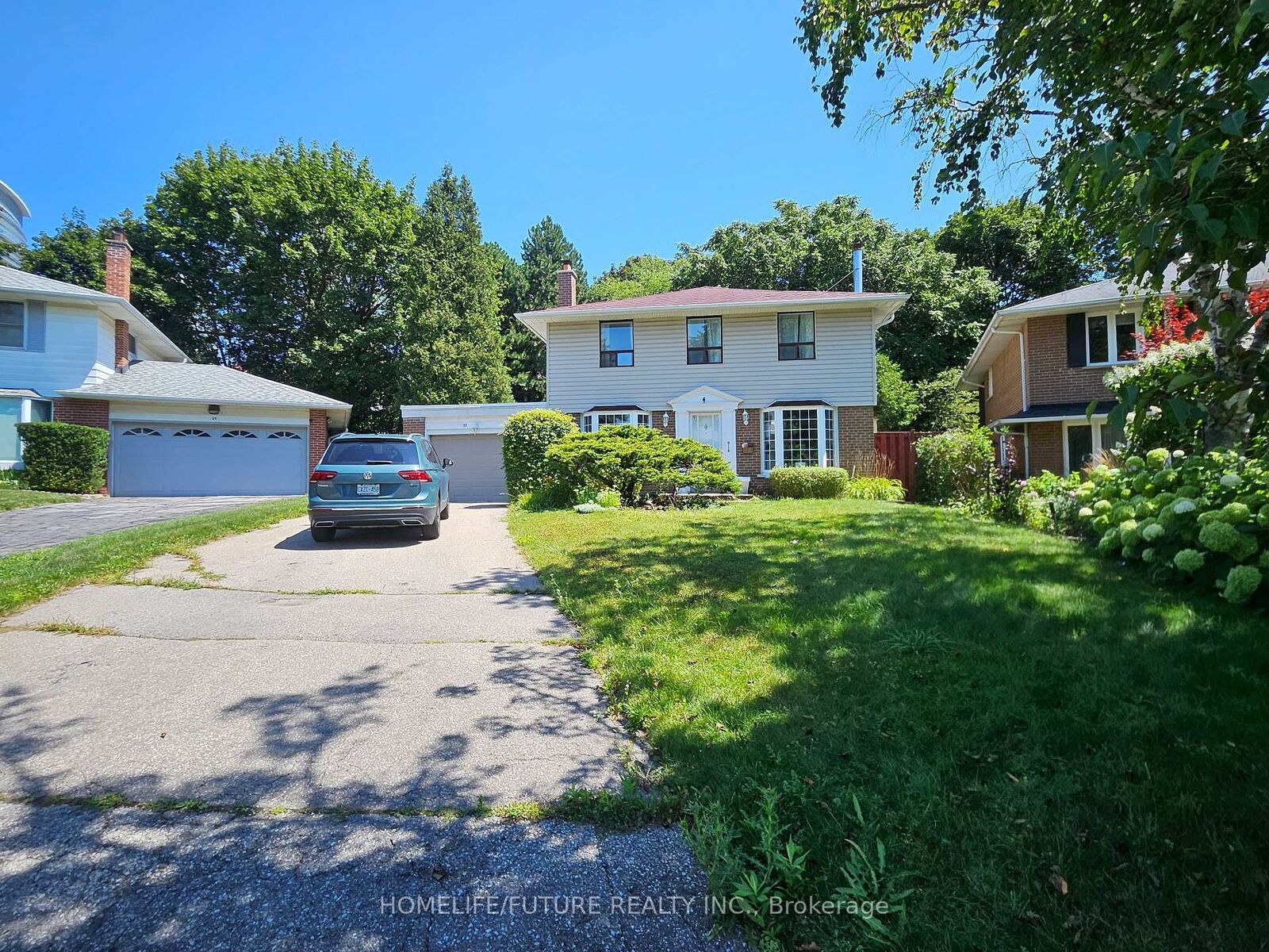 Property Photo:  27 Ringwood Crescent  ON M2J 1C8 