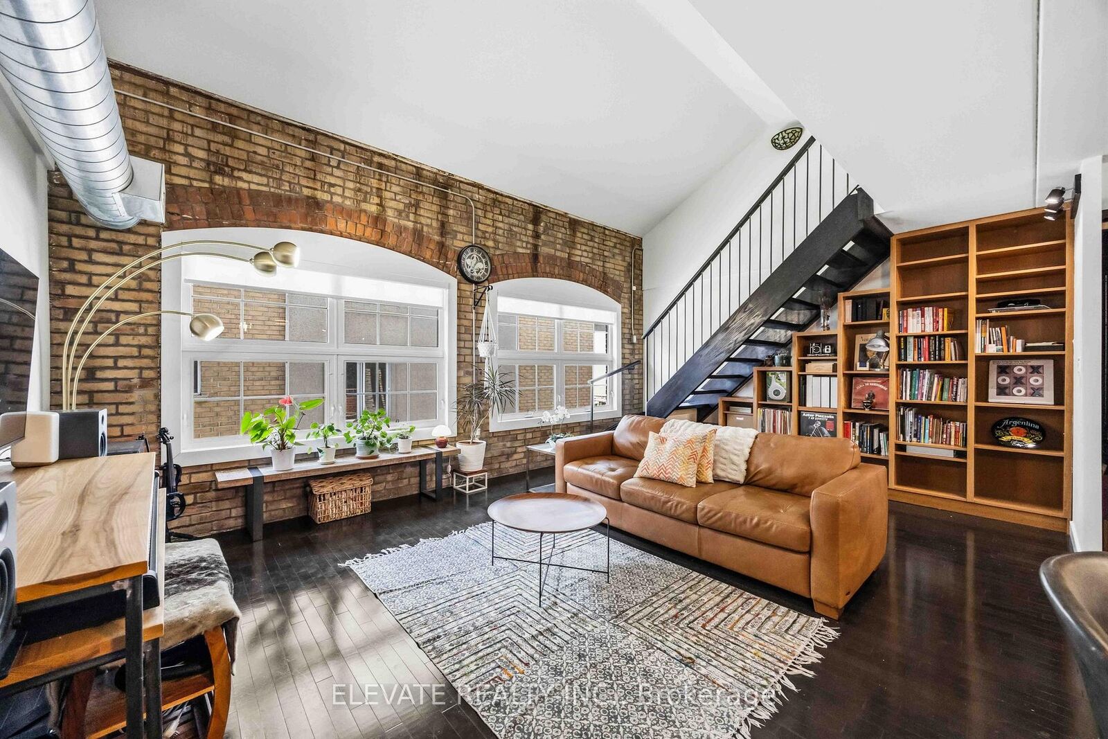 Property Photo:  1100 Lansdowne Avenue 322  ON M6H 4K1 