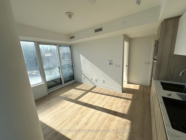 Property Photo: 319 Jarvis Street 1115 ON M5B 2C2