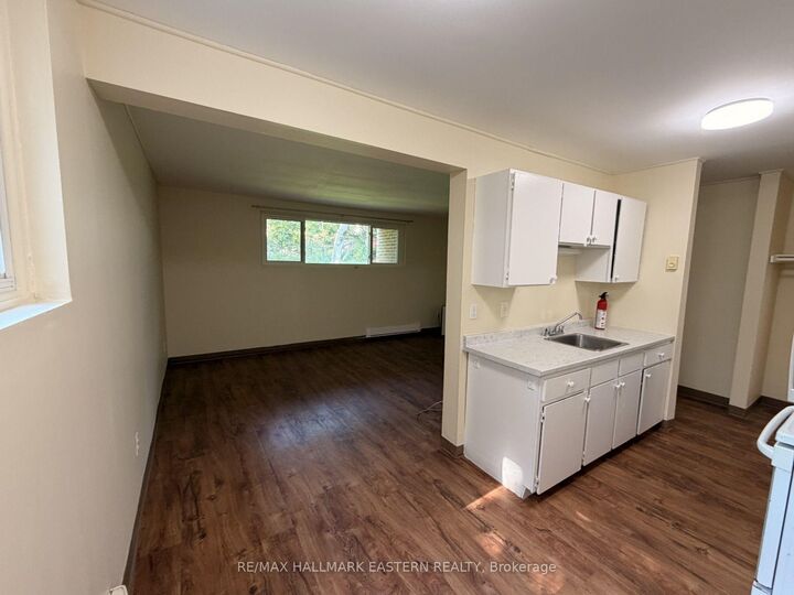 Property Photo:  106 Lansdowne Street 102  ON K9J 1Y1 