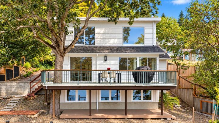 Property Photo:  936 Arbutus Ave  BC V9L 5X4 