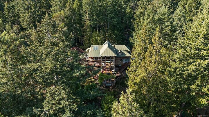 Property Photo: 486 Bluff Way BC V0N 2J2