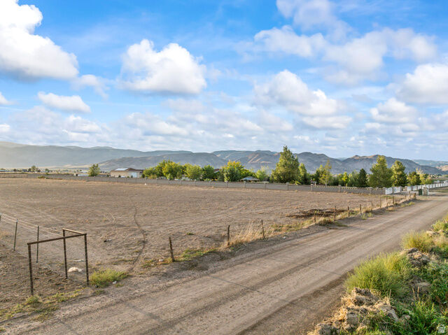 Property Photo: 975 N 750 W UT 84754