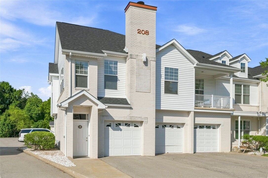 Property Photo:  208 Adams Pointe Blvd 2  PA 16046 