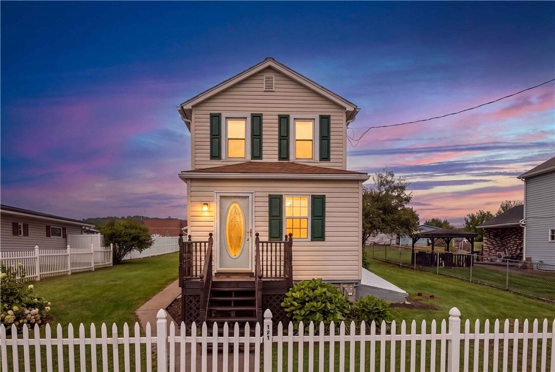 Property Photo:  121 Bessemer St  PA 15084 