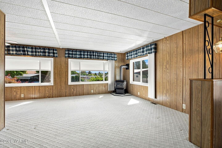 Property Photo: 8301 W Tieton Dr WA 98908