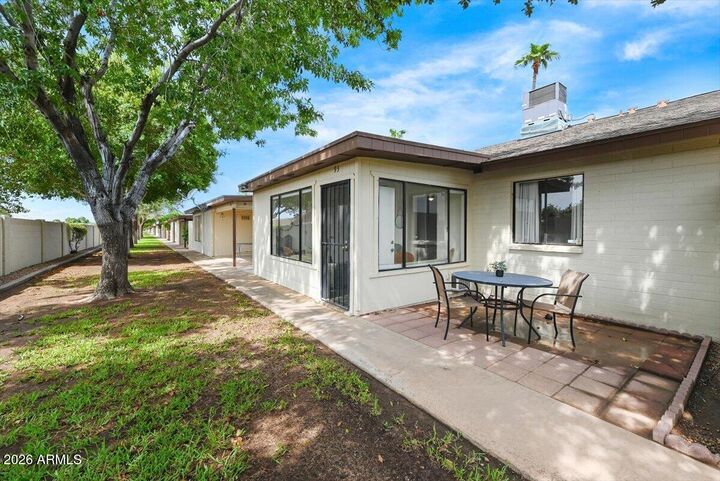 Property Photo: 2064 S Farnsworth Drive 93 AZ 85209