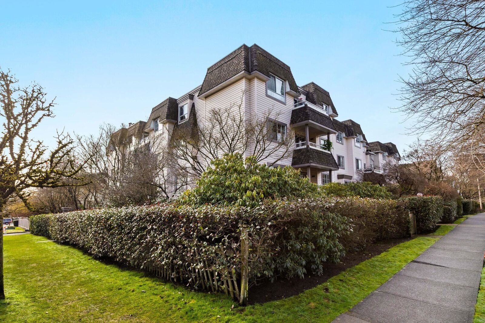 Property Photo:  1950 E 11th Avenue 407  BC V5N 1Z2 