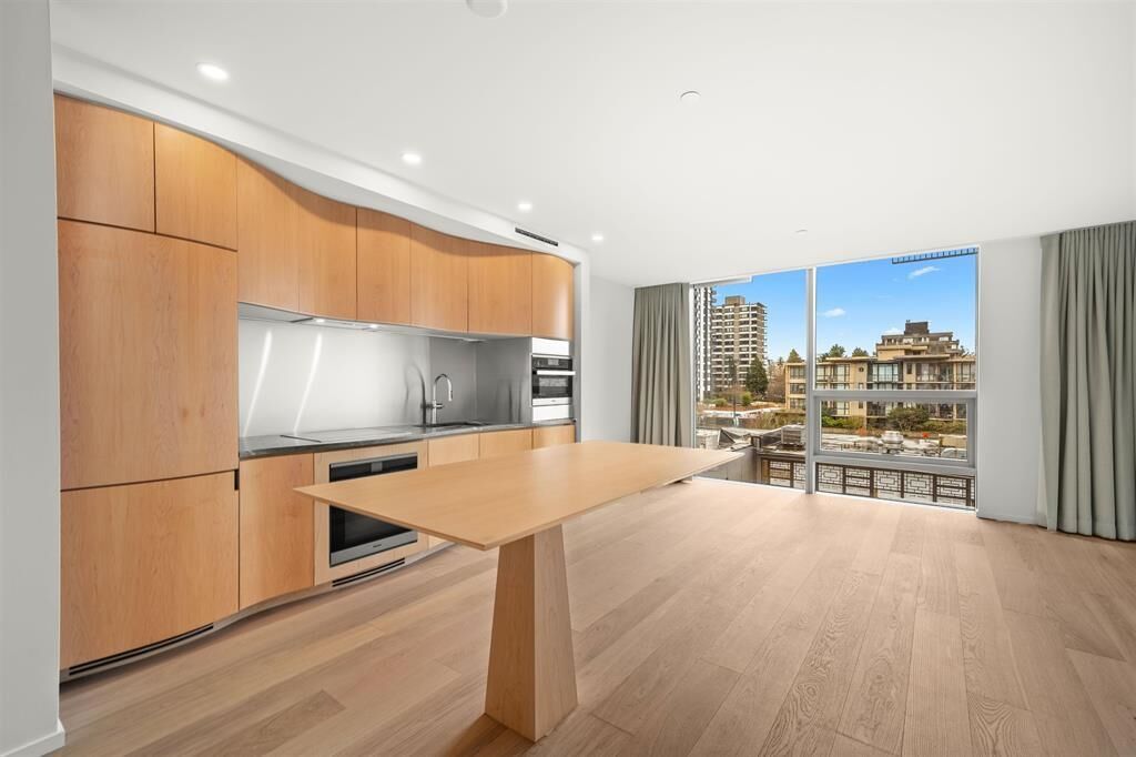 Property Photo:  1568 Alberni Street 60X  BC V6G 0E3 