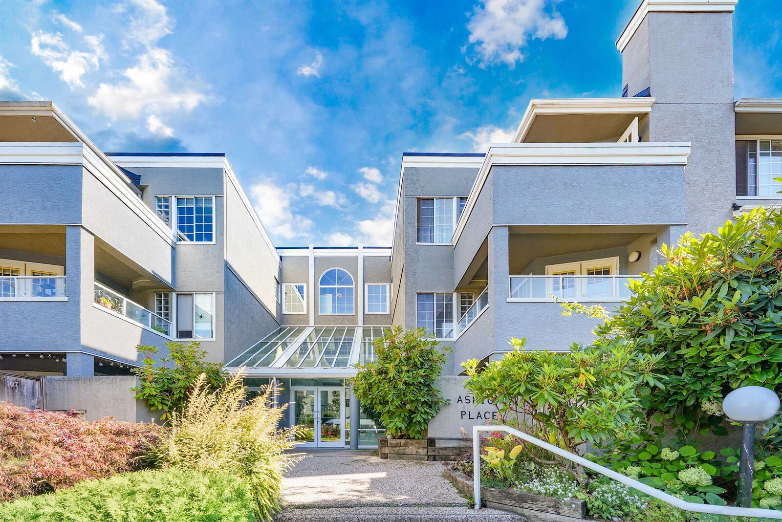 Property Photo:  125 W 18th Street 309  BC V7M 1W5 